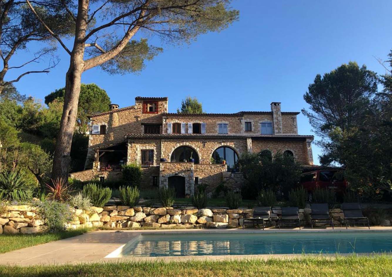 Expérience d&rsquo;hébergement luxueux : Domaines de villégiature à Avignon